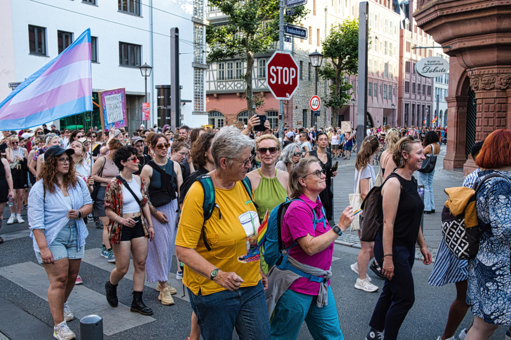 Demo-f-r-lesbische-Sichtbarkeit-in-Frankfurt