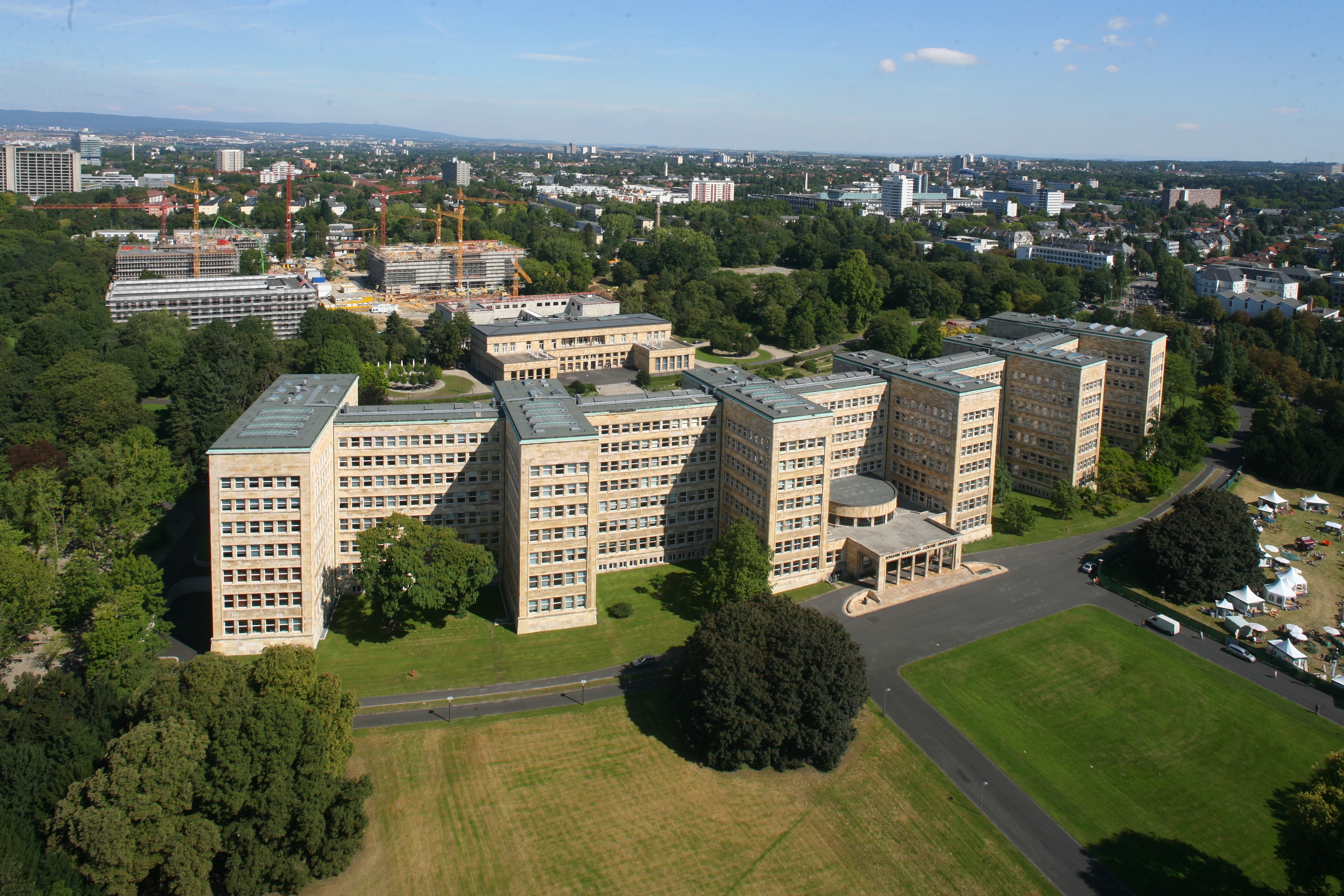 Das 1931 errichtete I.G.-Farben-Haus ist das Hauptgebäude des Campus Westend., Credit: © Uwe Dettmar