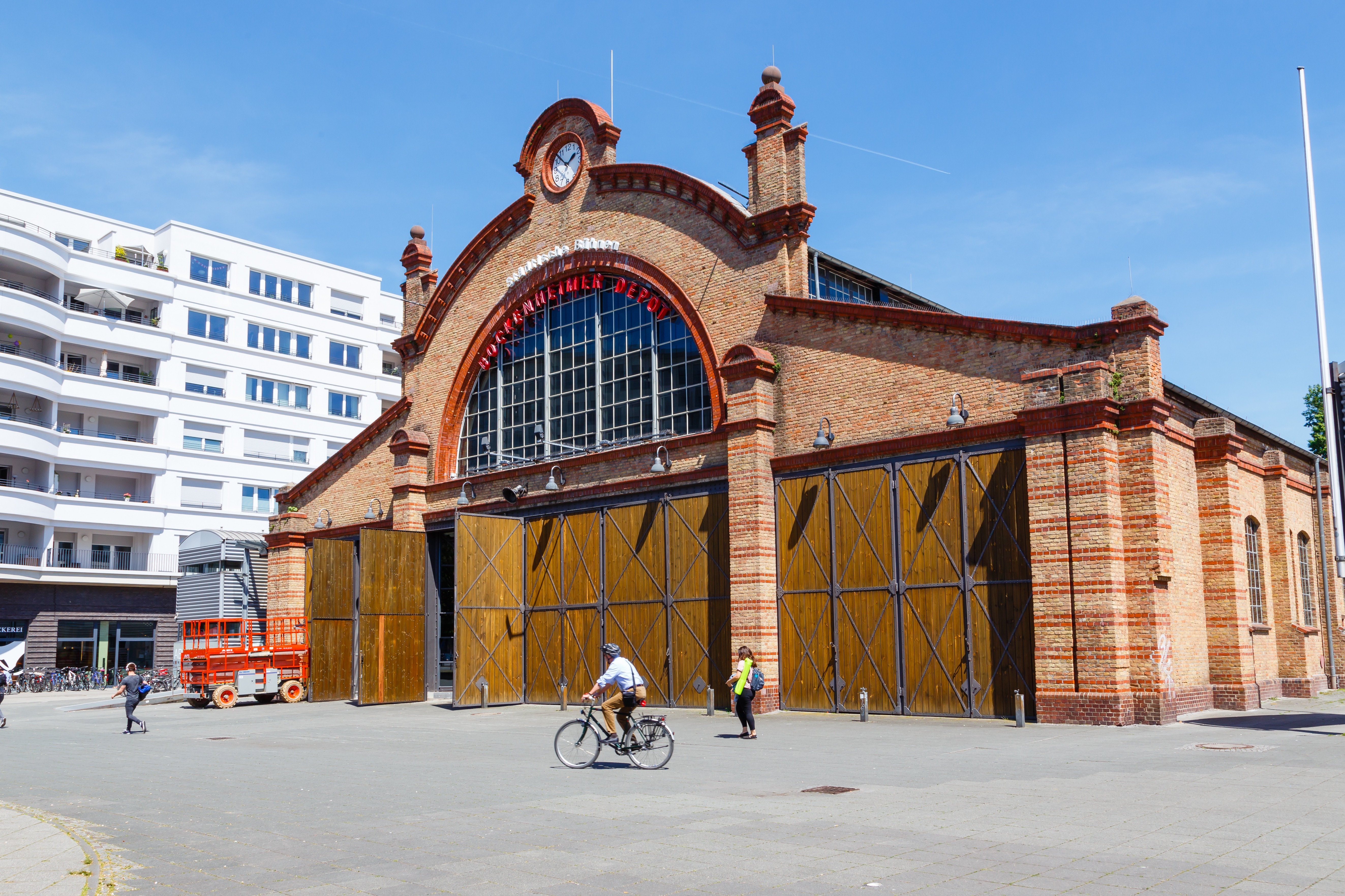 Das Bockenheimer Depot ist eine von drei Depandancen des Schauspielhauses, Credit: © AdobeStock/Branko Srot